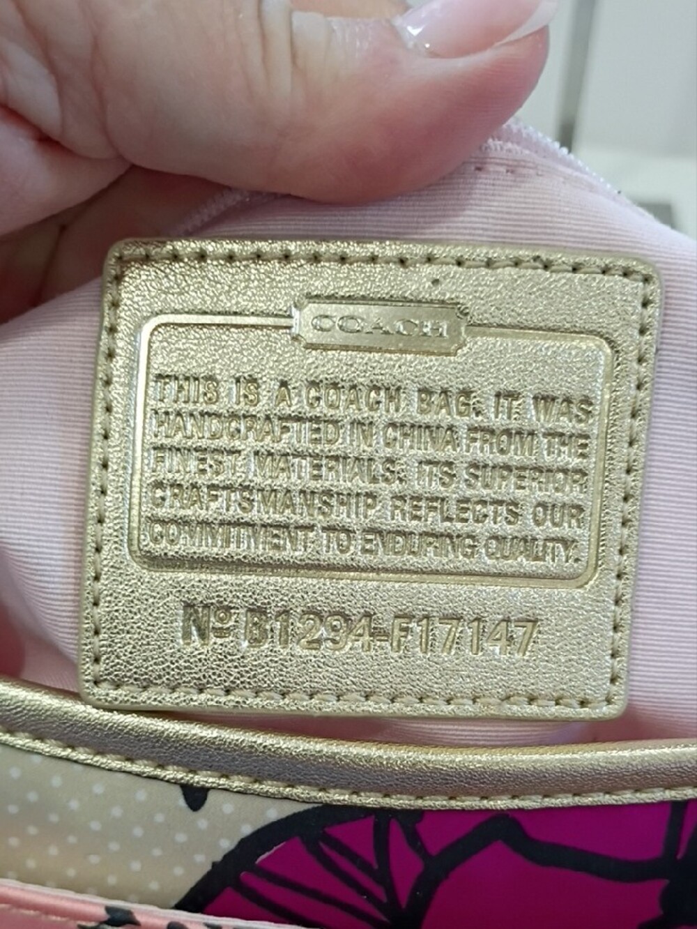 Coach Kyra Poppy Messenger Bag In Pristine Condition With Adjustable Strap - Picture 11 of 16